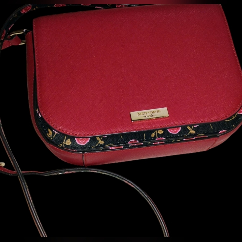 Stylish Purses, Wallets and Wristlets Collection - Picture 16 of 16